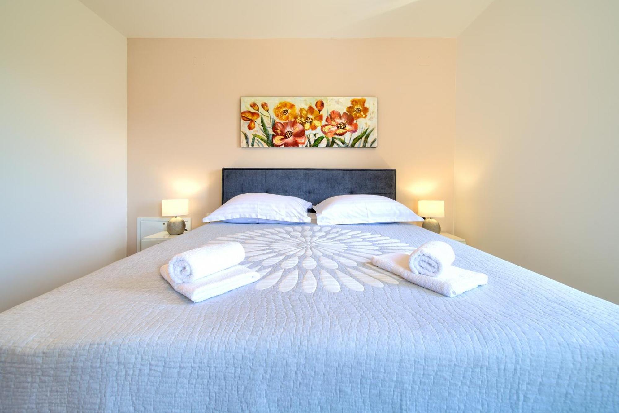 Apartments Paola & Karla With Pool Krk Town Room photo